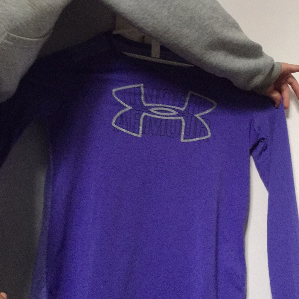 A long sleeve shirt